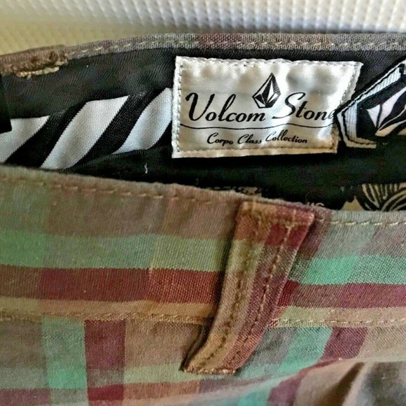 Vintage NWT Volcom Cargo Plaid shorts Youth - Picture 6 of 8